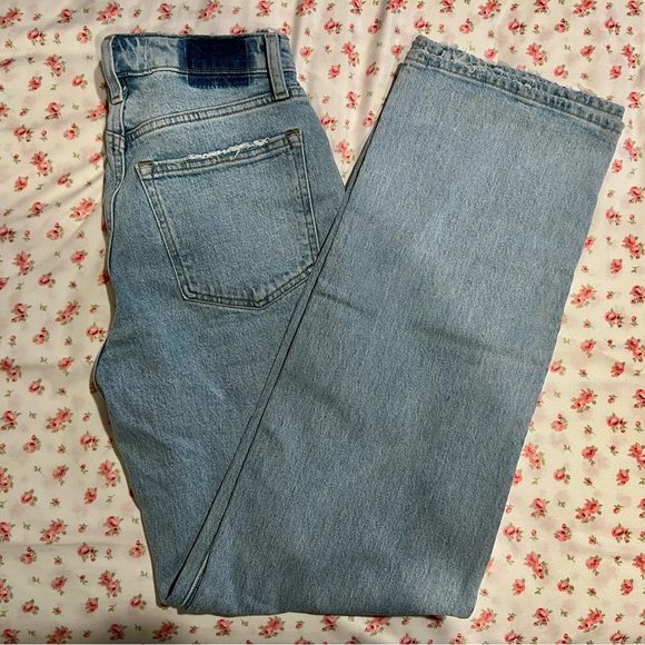 NWOT Abercrombie Curve Love 90s Relaxed Jean - Picture 3 of 3